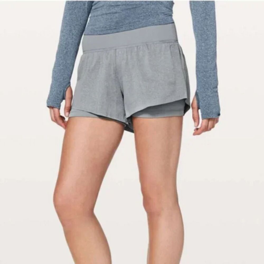 Lululemon Seamless Moves Short Size 4 Magnet Grey